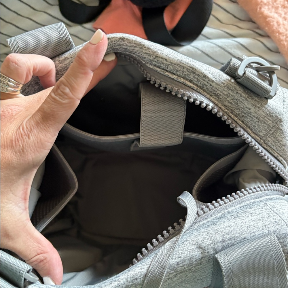 Dagne Dover Light Gray Crossbody Bag - Picture 4 of 4
